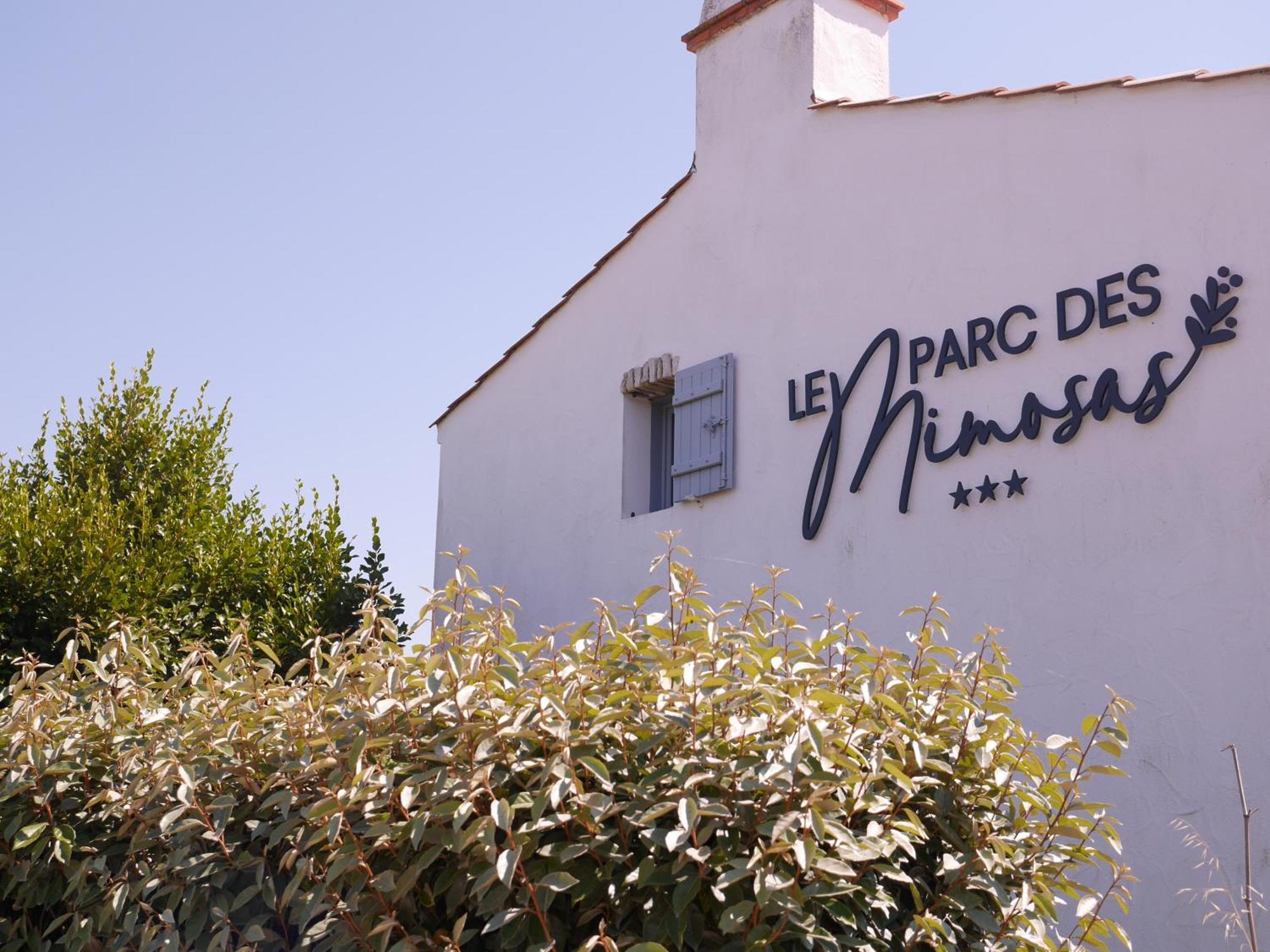诺亚芒提亚Le Parc Des Mimosas别墅 外观 照片